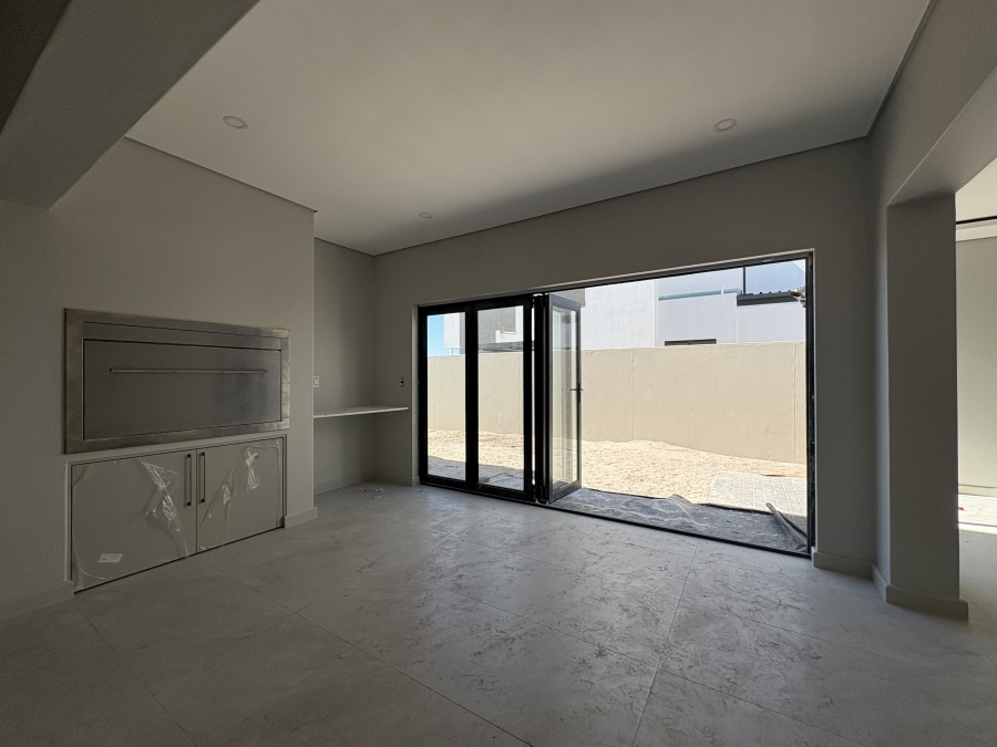 4 Bedroom Property for Sale in Sandown Western Cape